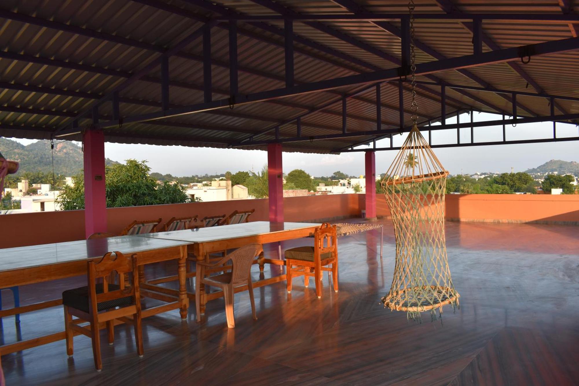 Rainbow Guest House Tiruvannámalaj Kültér fotó